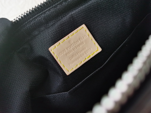 ルイヴィトンバッグ角部分ディテール